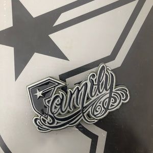 FAMOUS STARS AND STRAPS BELT BUCKLE